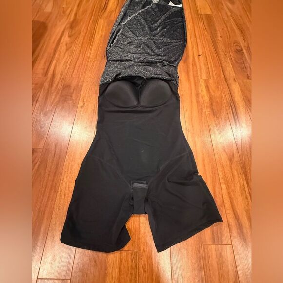 Slimers Elegant Silver One-Shoulder Dress with built in shaper NWT - Picture 4 of 7